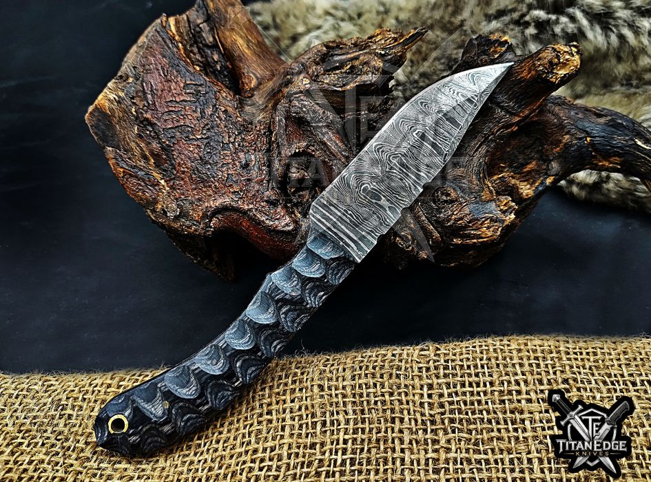 Personalized Handcrafted Damascus Hunting Knife, 8-Inch Full Tang Skinning Blade, Bushcraft EDC Tool, Wood Handle Camping Tool