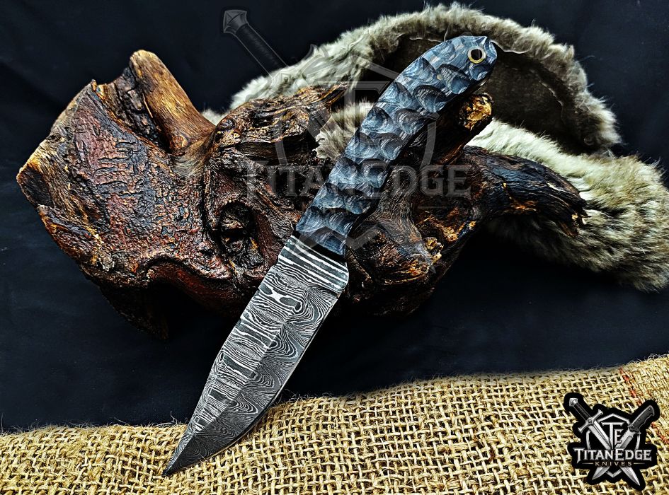 Personalized Handcrafted Damascus Hunting Knife, 8-Inch Full Tang Skinning Blade, Bushcraft EDC Tool, Wood Handle Camping Tool