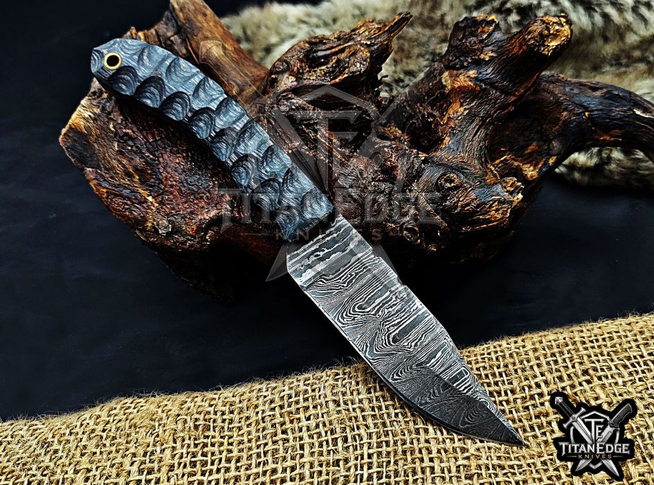 Personalized Handcrafted Damascus Hunting Knife, 8-Inch Full Tang Skinning Blade, Bushcraft EDC Tool, Wood Handle Camping Tool