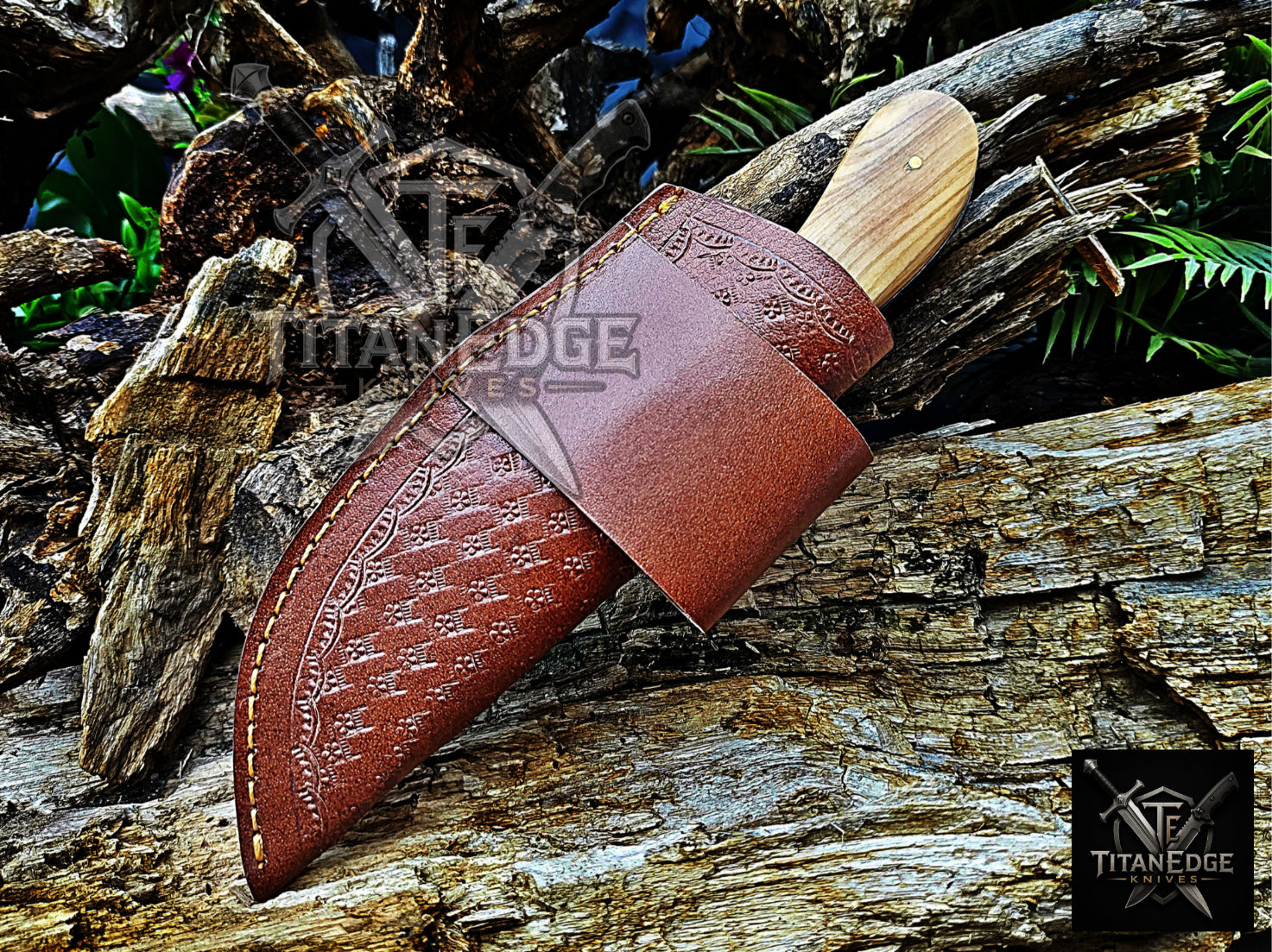 Personalized Handmade Damascus Steel Bowie Knife Hunting Knife: Forged Camping Knife, Gift for Groomsmen With Leather Sheath