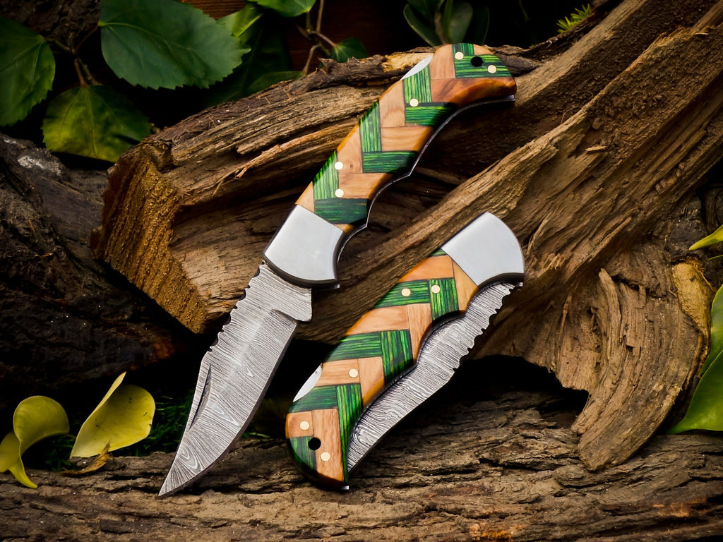Personalized Handmade 6.75"Damascus Steel Pocket Knife, Folding EDC Hunting Knife, Wood Handle, Groomsmen Gift With Leather Sheath