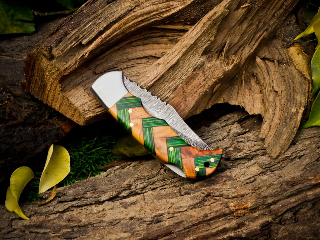 Personalized Handmade 6.75"Damascus Steel Pocket Knife, Folding EDC Hunting Knife, Wood Handle, Groomsmen Gift With Leather Sheath