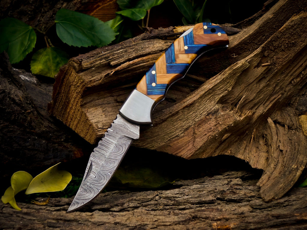 Personalized Handmade 6.75"Damascus Steel Pocket Knife, Folding EDC Hunting Knife, Resin Handle, Groomsmen Gift With Leather Sheath