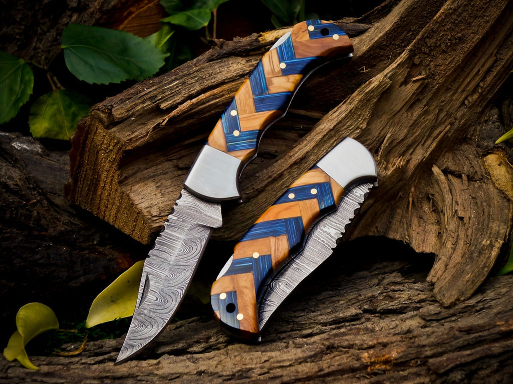 Personalized Handmade 6.75"Damascus Steel Pocket Knife, Folding EDC Hunting Knife, Resin Handle, Groomsmen Gift With Leather Sheath