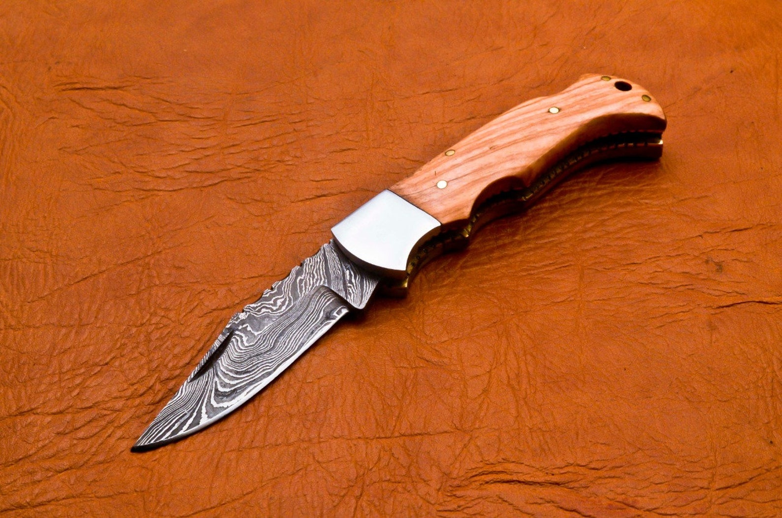 Custom Hand Forged Damascus knife Olive Wood handle with Leather Cover Camping Hunting Folding Knife Back lock