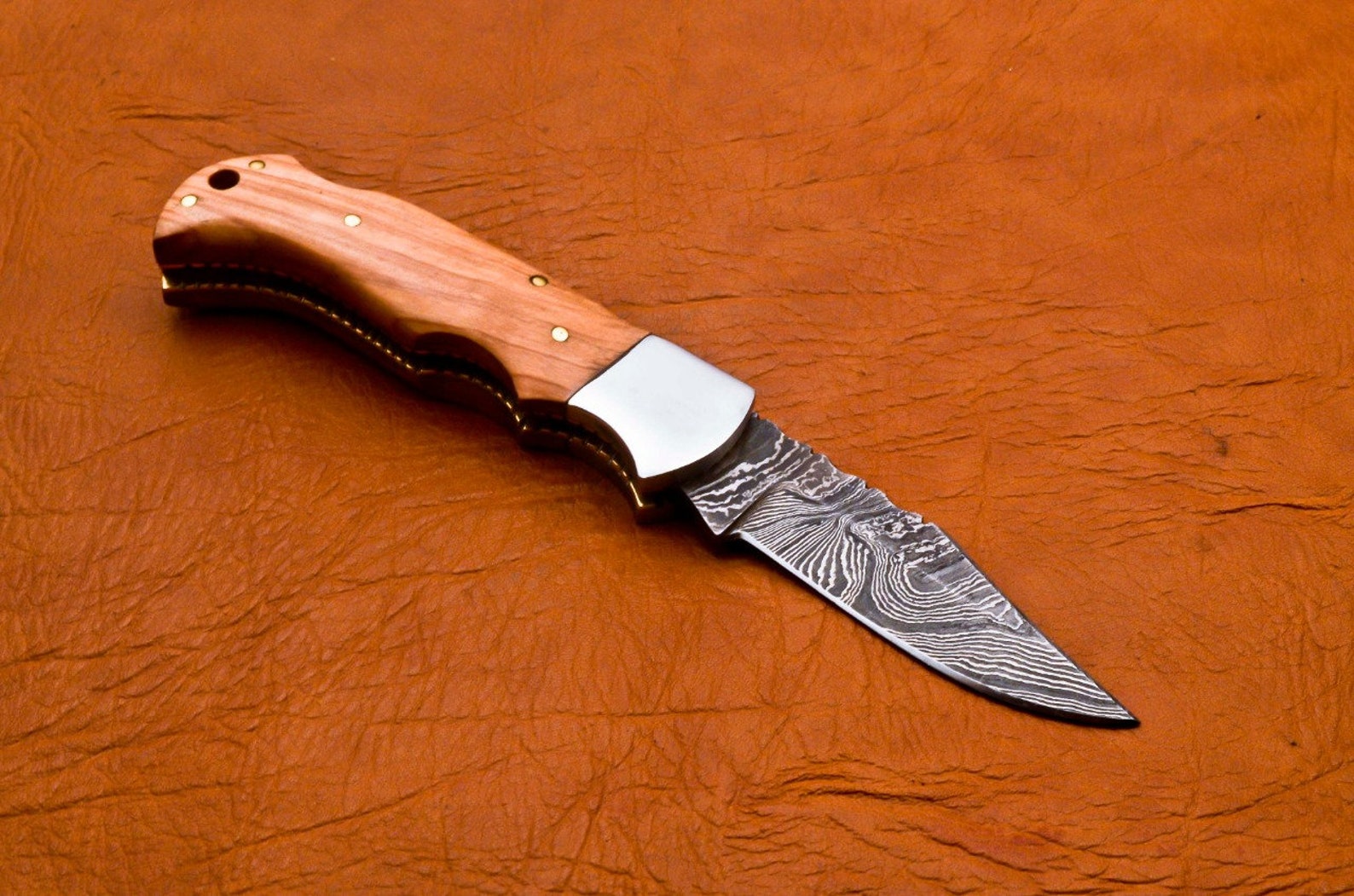 Custom Hand Forged Damascus knife Olive Wood handle with Leather Cover Camping Hunting Folding Knife Back lock