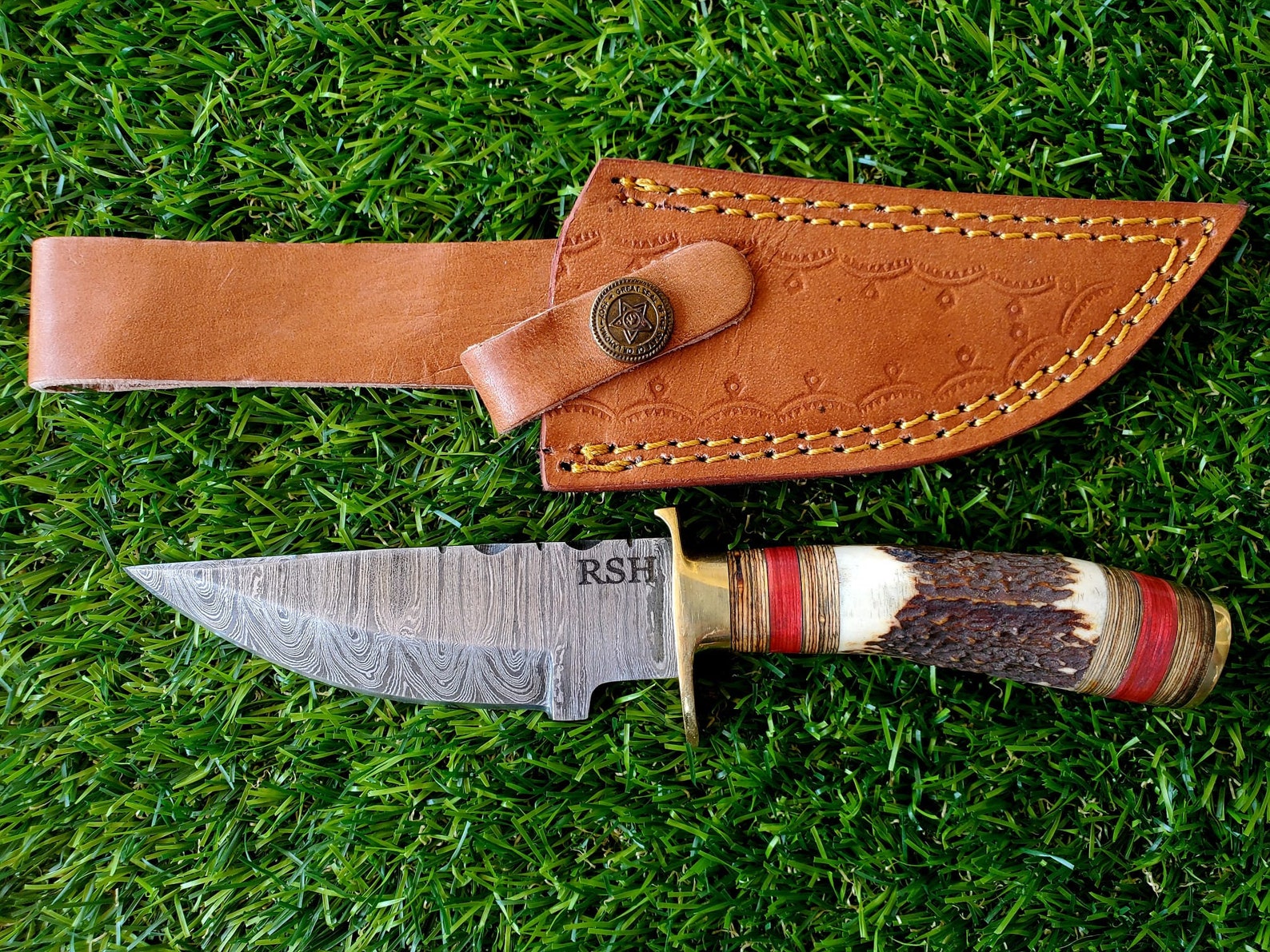 Personalized Set of Groomsmen Damascus Steel Hunting knife Handle Deer Antler