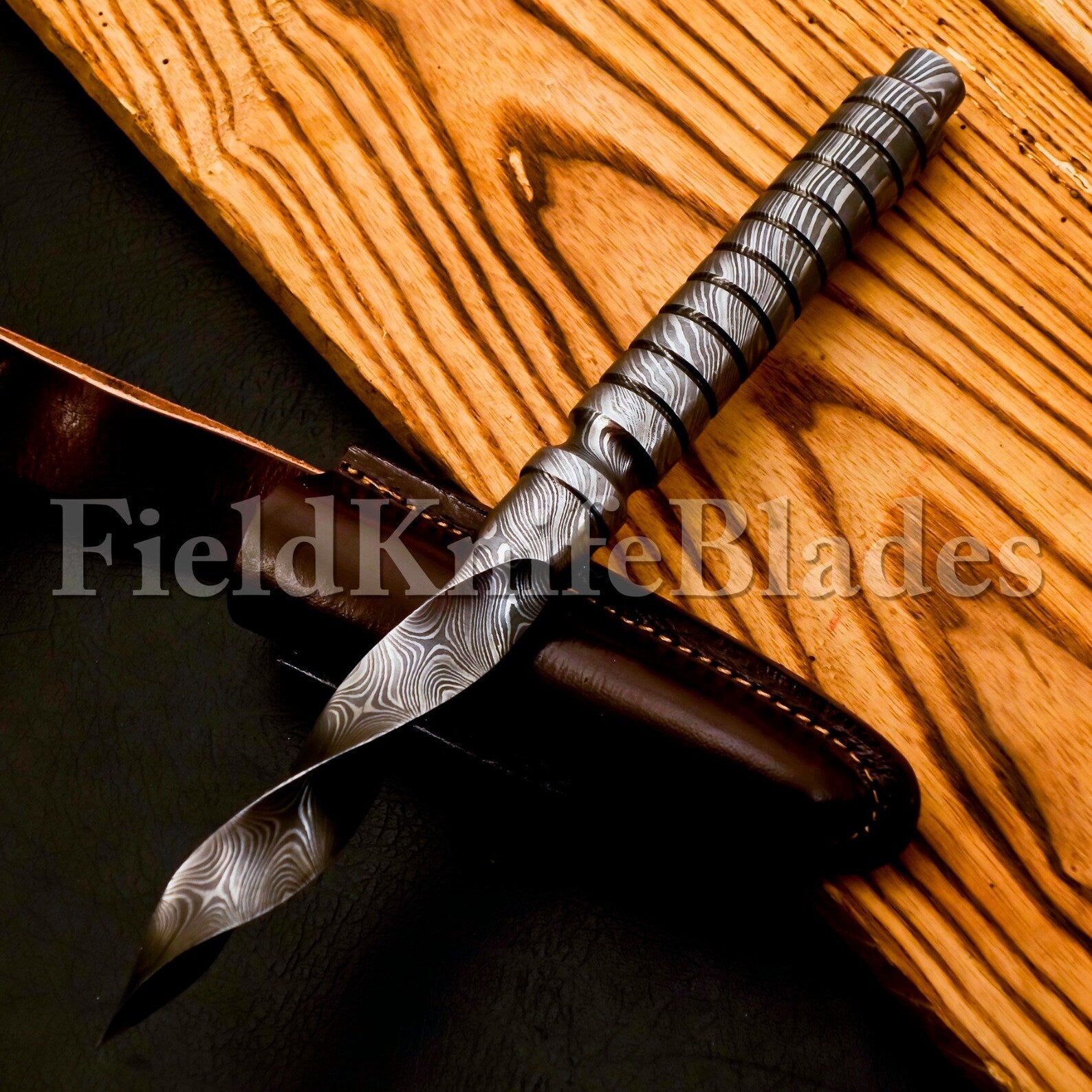 Personalized 10 inch Custom Forged Hunter Damascus Steel Tri Dagger Hand Forged Twisted Pattern Kris Dagger With Leather Cover