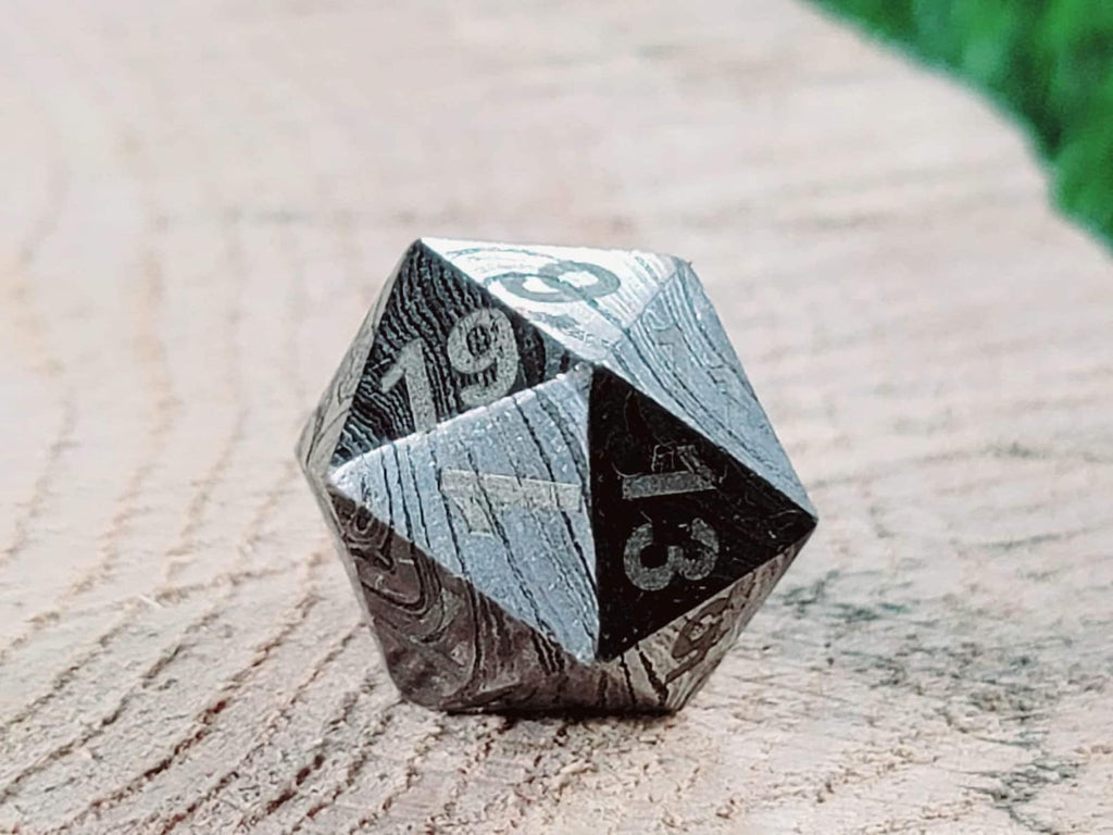 D20 Die 18 mm - Damascus Steel MINT/New / Hand Forged Steel / Damascus Steel / Game Dice / Larp / Gamer Gift