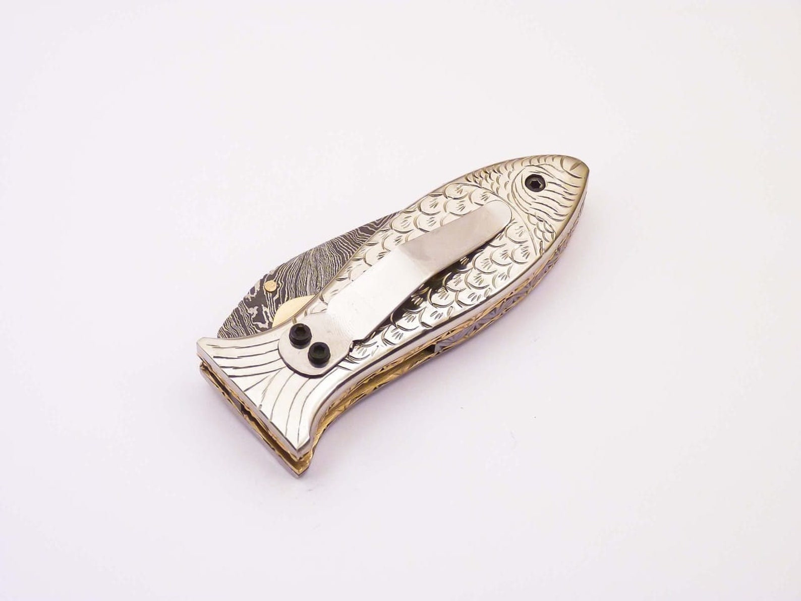 Personalized Custom Damascus Steel Lxuary Knife Folding Pocket Knife Hunting Knife with Handle Silver with Leather Sheeth