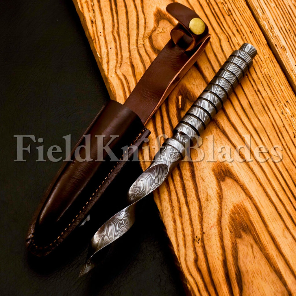 Personalized 10 inch Custom Forged Hunter Damascus Steel Tri Dagger Hand Forged Twisted Pattern Kris Dagger With Leather Cover