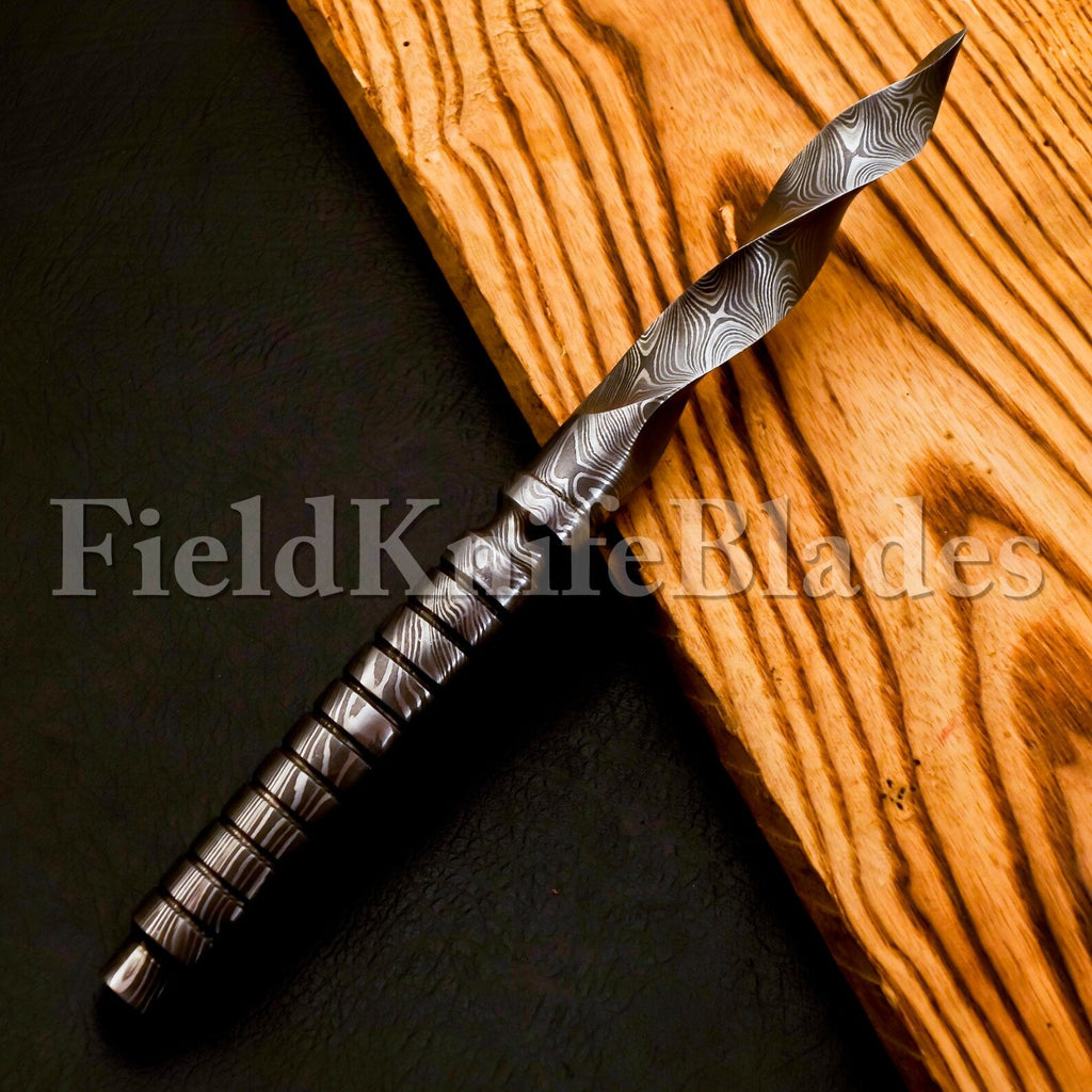 Personalized 10 inch Custom Forged Hunter Damascus Steel Tri Dagger Hand Forged Twisted Pattern Kris Dagger With Leather Cover
