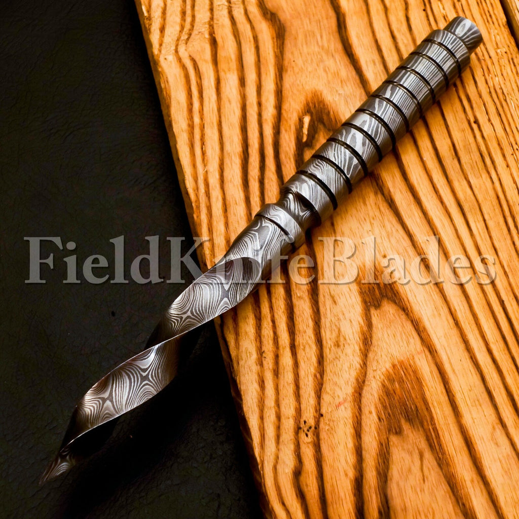 Personalized 10 inch Custom Forged Hunter Damascus Steel Tri Dagger Hand Forged Twisted Pattern Kris Dagger With Leather Cover