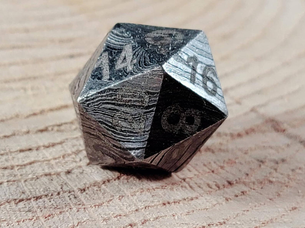 D20 Die 18 mm - Damascus Steel MINT/New / Hand Forged Steel / Damascus Steel / Game Dice / Larp / Gamer Gift