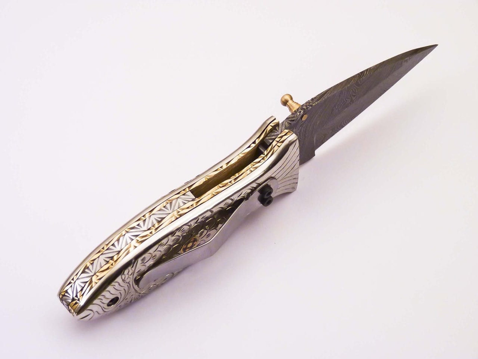 Personalized Custom Damascus Steel Lxuary Knife Folding Pocket Knife Hunting Knife with Handle Silver with Leather Sheeth