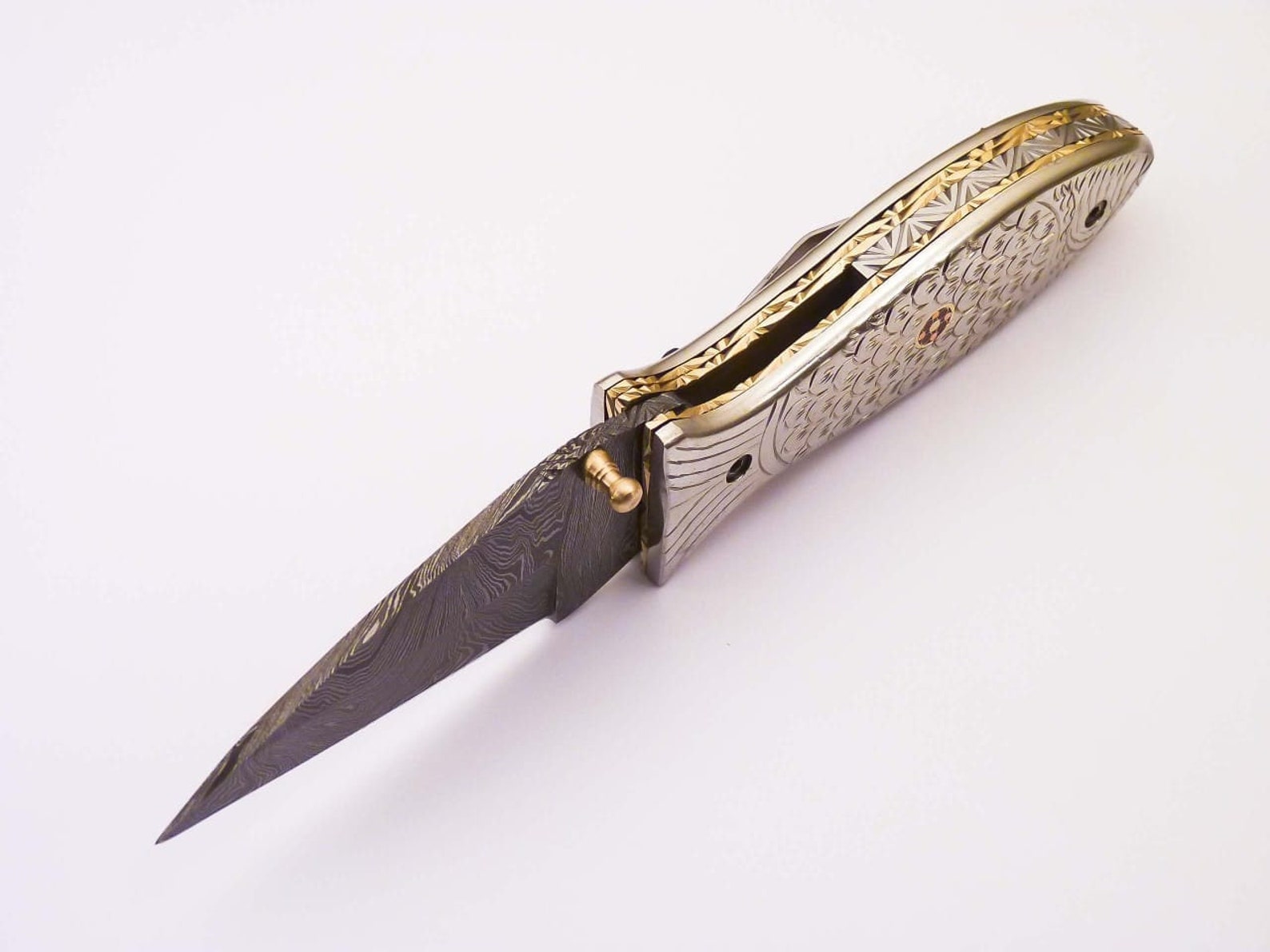 Personalized Custom Damascus Steel Lxuary Knife Folding Pocket Knife Hunting Knife with Handle Silver with Leather Sheeth