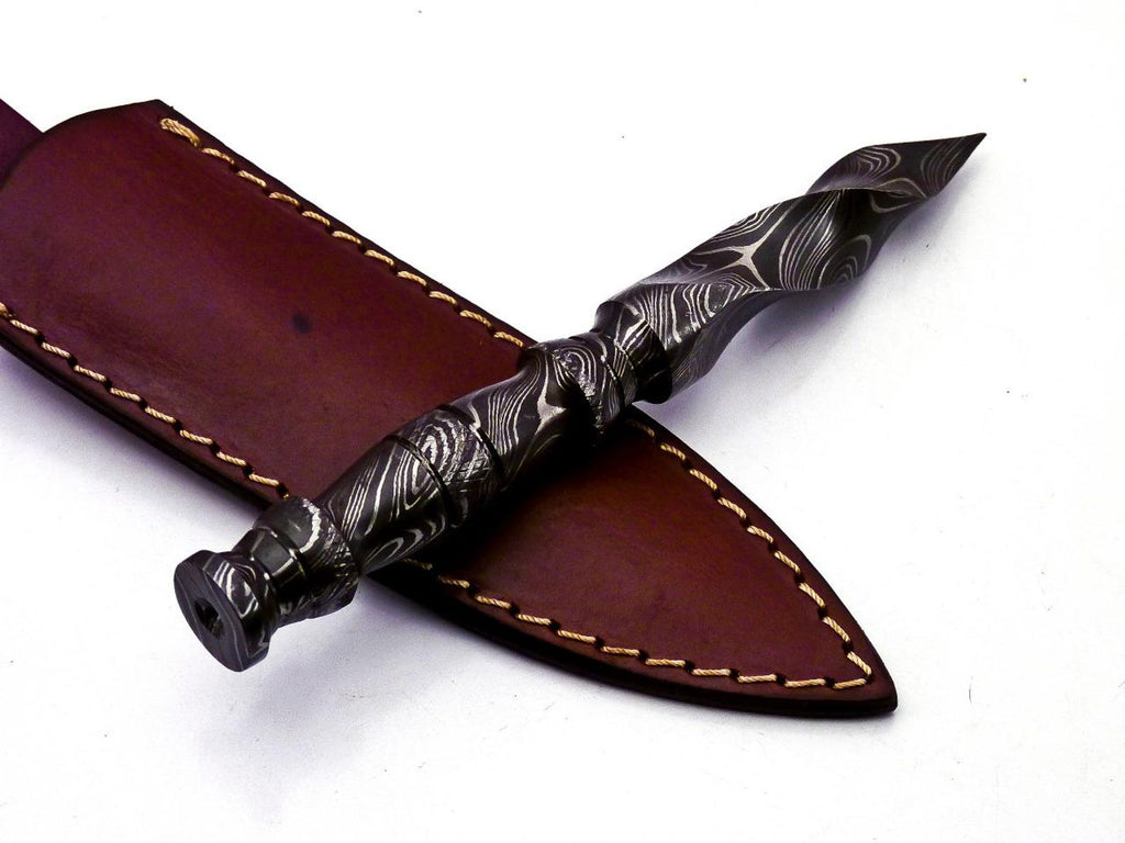 Personalized 6.5 inch Custom Forged Hunter Damascus Steel Tri Dagger Hand Forged Twisted Pattern Kris Dagger W Leather Cover